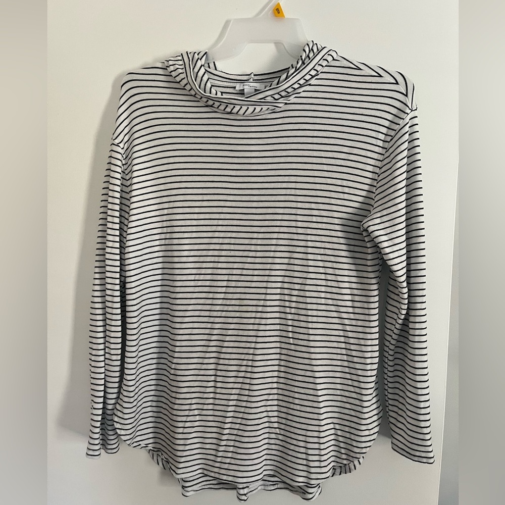 Hooded long sleeve shirt